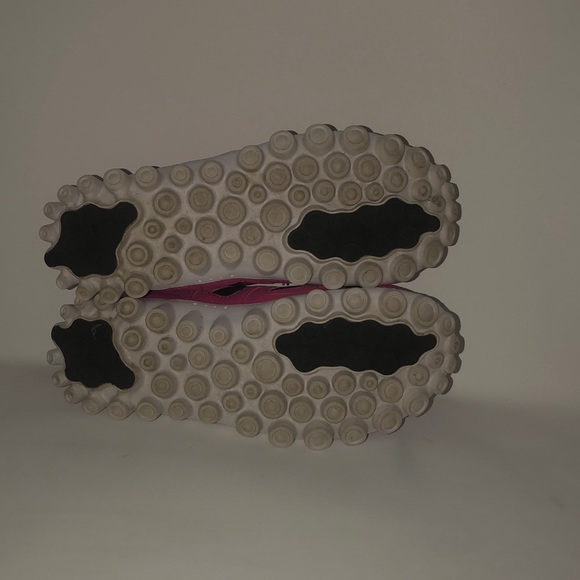 Champion Running Shoes - Picture 2 of 3